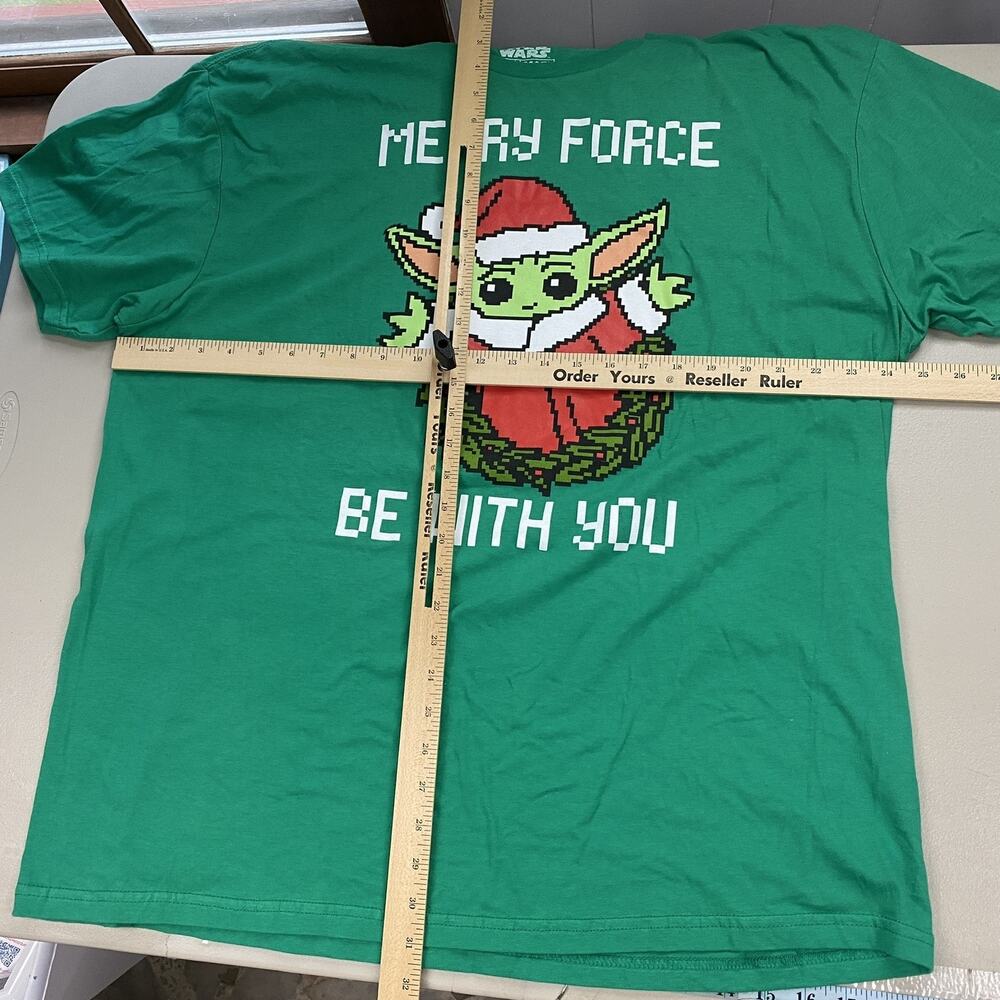 Star Wars T Shirt Mens 2XL Mandalorian Grogu Merry Force Be With You Christmas - Picture 4 of 9